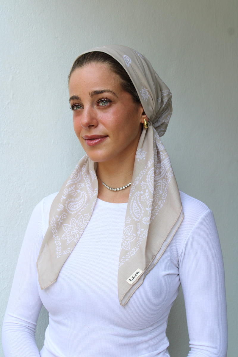 SHORT CLASSIC PRETIED Paisley Almond Head Scarf (WITH VELVET GRIP