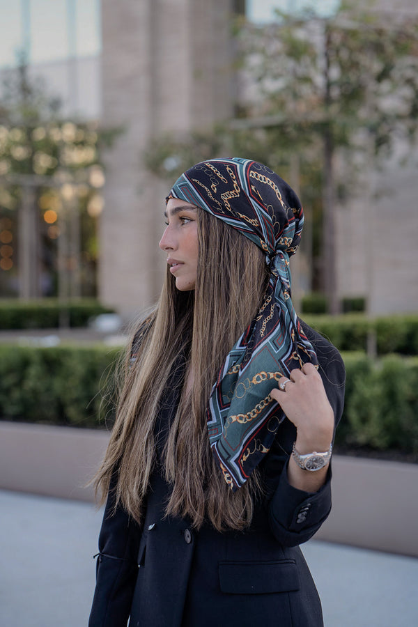 Emerald Chain Square Head Scarf