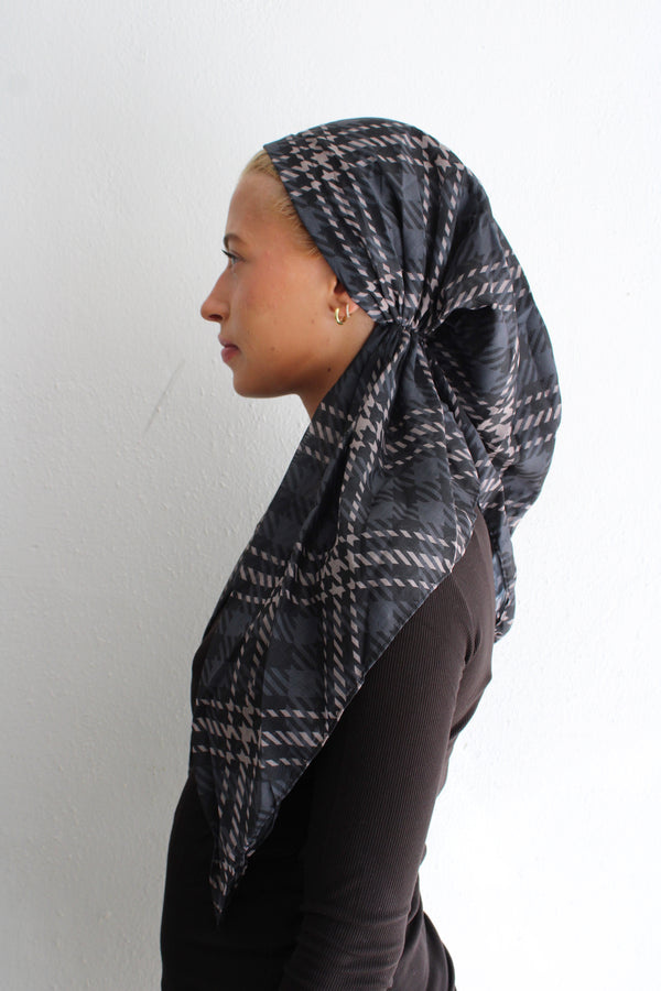 VERSATILE PRETIED Modern Houndstooth  (WITH VELVET GRIP)