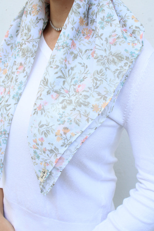 VERSATILE PRETIED Mint Garden (WITH VELVET GRIP)