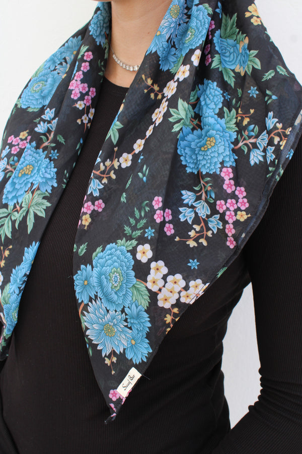 SB VERSATILE PRETIED Sapphire Florals  (WITH VELVET GRIP)