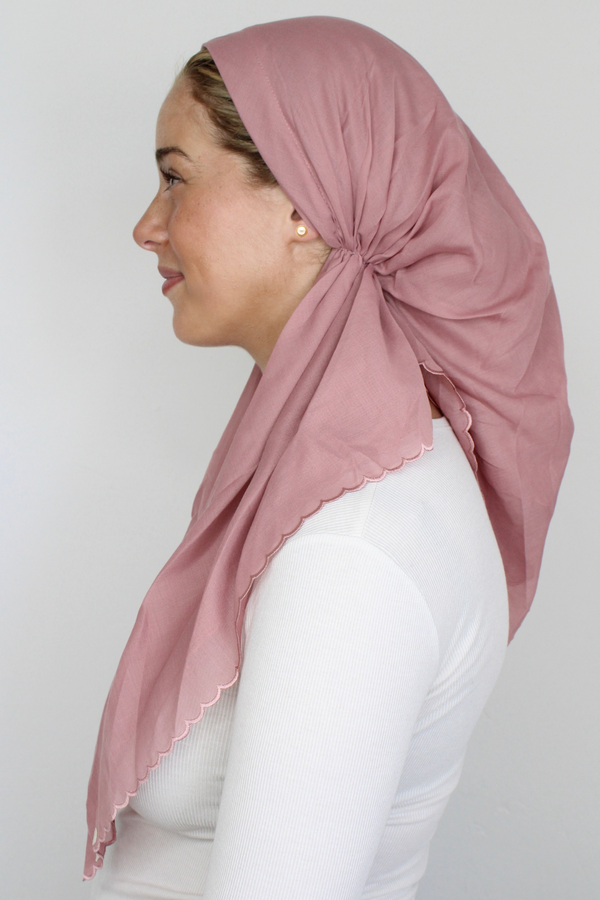 VERSATILE PRETIED Scalloped Pink