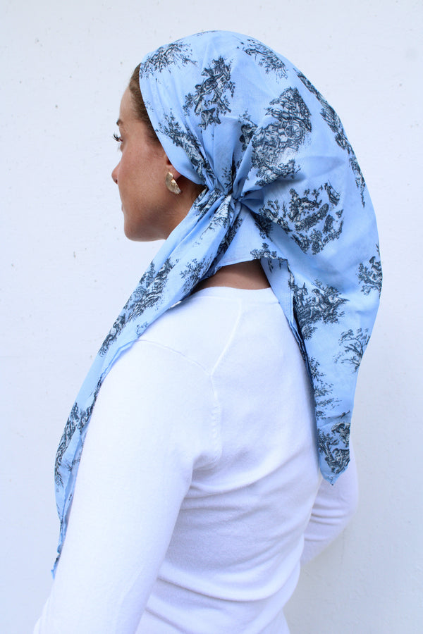 VERSATILE PRETIED Blue Chateau Toile (WITH VELVET GRIP)