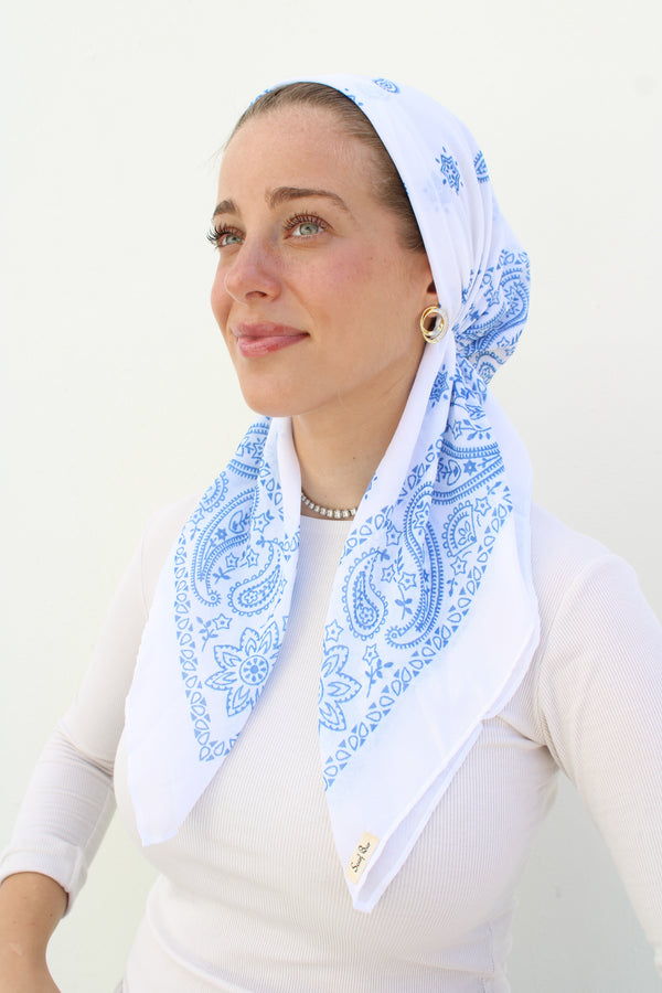 SHORT CLASSIC PRETIED Paisley White & Blue Head Scarf (WITH VELVET GRIP)