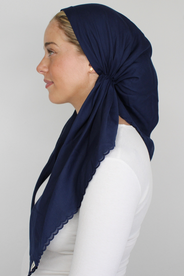 VERSATILE PRETIED Scalloped Navy