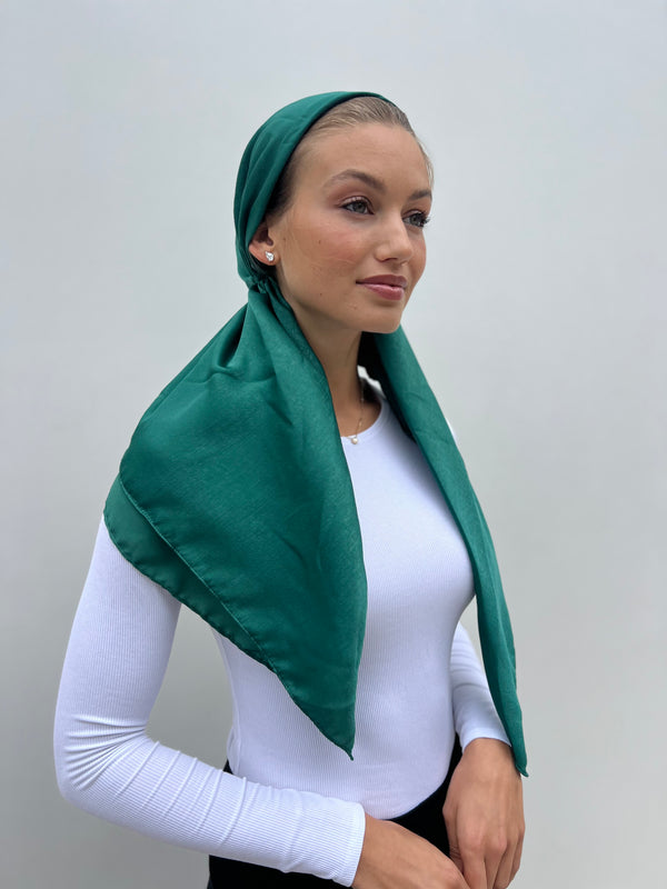 CLASSIC PRETIED Velour Satin Emerald (with Velvet Grip)