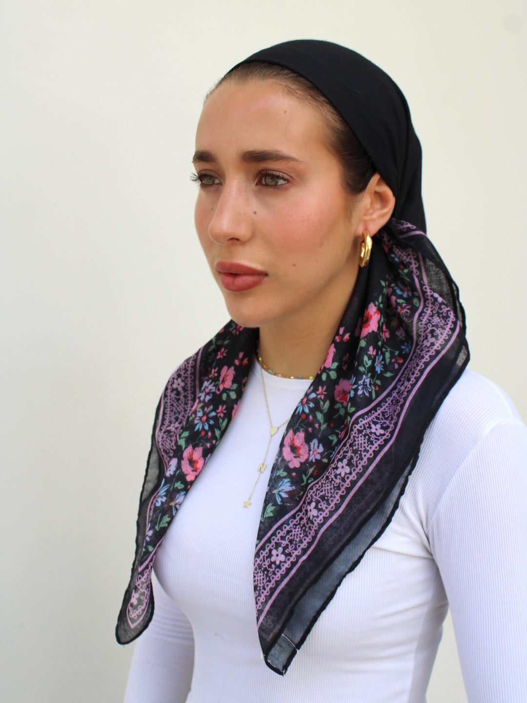 ESPOIR on Berry Square Scarf
