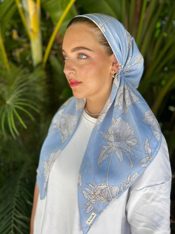 CLASSIC PRETIED Powder Blue Daisies Head Scarf (WITH VELVET GRIP)