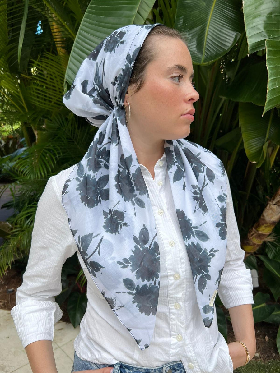 VERSATILE PRETIED Black and White Floral(WITH VELVET GRIP)