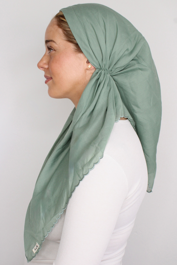 VERSATILE PRETIED Scalloped Sage Green