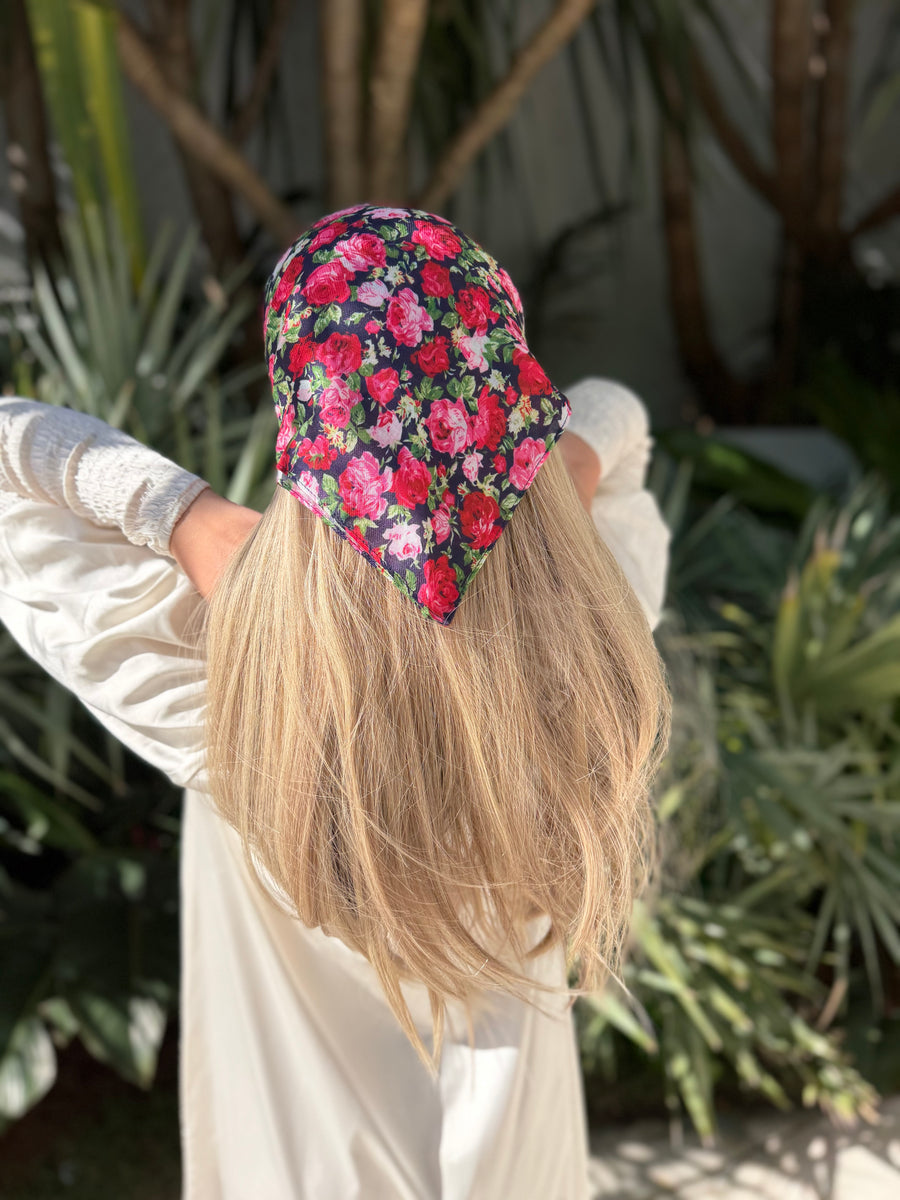 Red Rose Bouquet Bandana – Scarf Bar