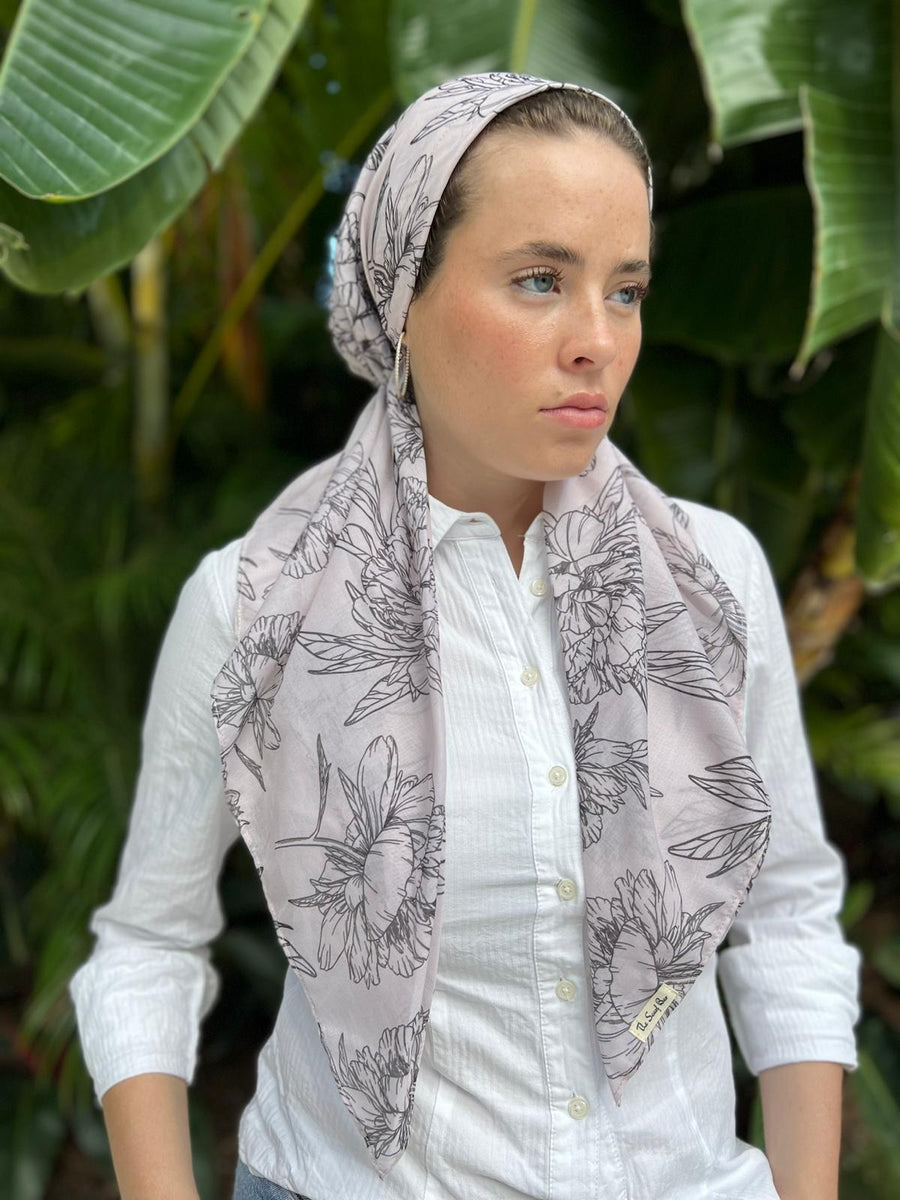 CLASSIC PRETIED Delicate Cream Floral Toile Head Scarf (WITH VELVET GRIP)
