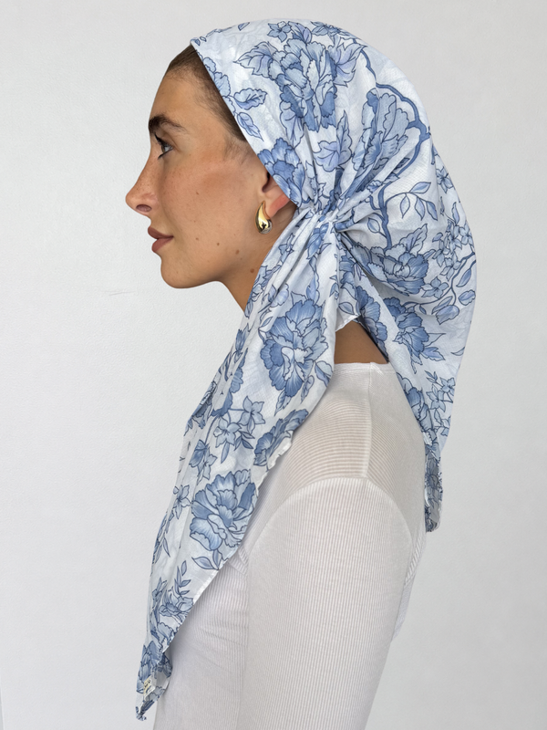 VERSATILE PRETIED Blue Estate Garden Head Scarf