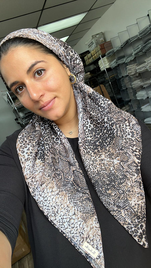 VERSATILE PRETIED Wild Print Head Scarf (WITH VELVET GRIP)