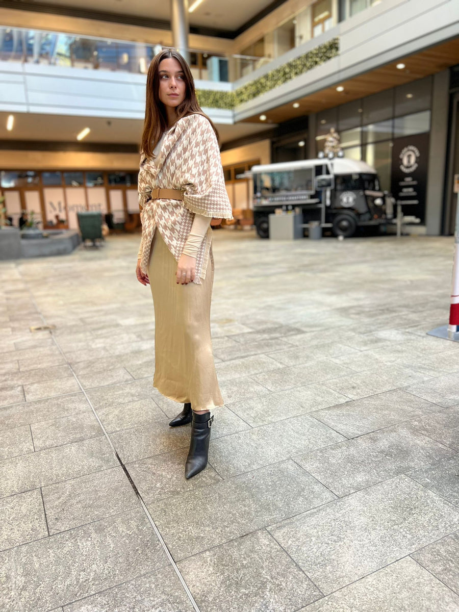 Neutral Houndstooth SB Blanket Scarf