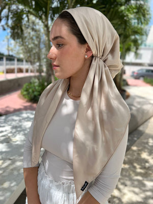 CLASSIC PRETIED Satin Champagne (with Velvet Grip)